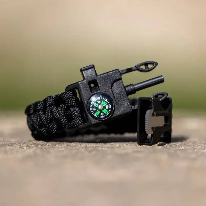 Браслет выживания (компас, мини-лезвие, огниво, свисток)