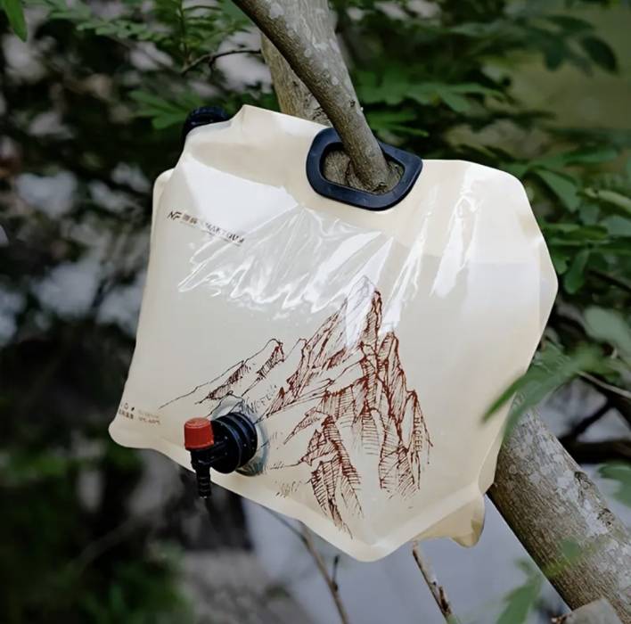 Канистра для воды с краном, объём 7,9 л