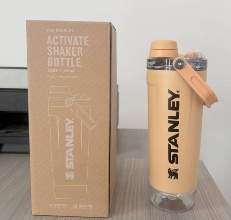 Шейкер Stanley Activate Shaker Bottle (0,59 л)